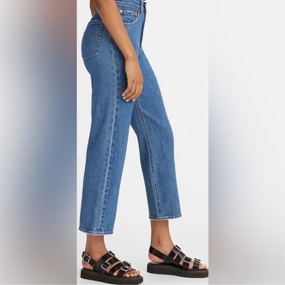 Levi's Denim - Levi’s Premium Ribcage Straight Ankle Jeans Size 25 Medium Wash